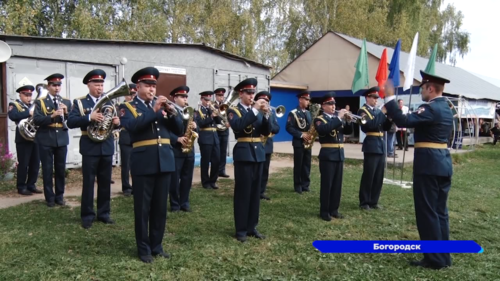 На аэродроме им. Петра Баранова в Богородске прошел военно-патриотический фестиваль «Путь к Победе»