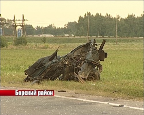 Три человека пострадали в аварии в Борском районе